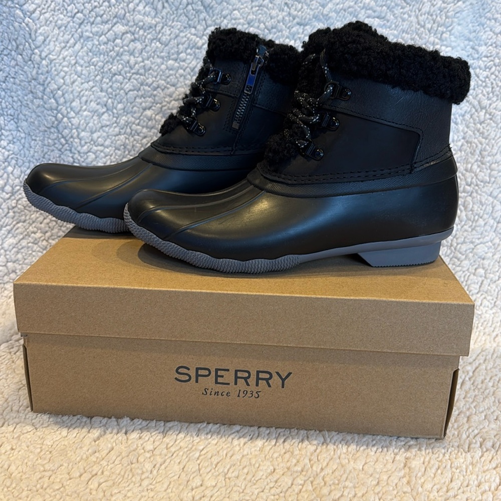 Sperry women’s saltwater boots